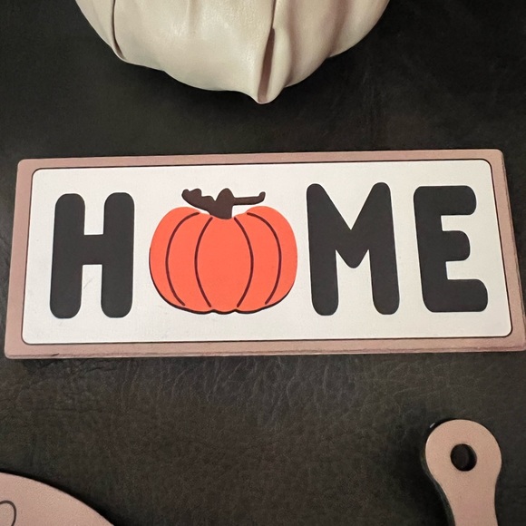 Fall Decor - Picture 4 of 8